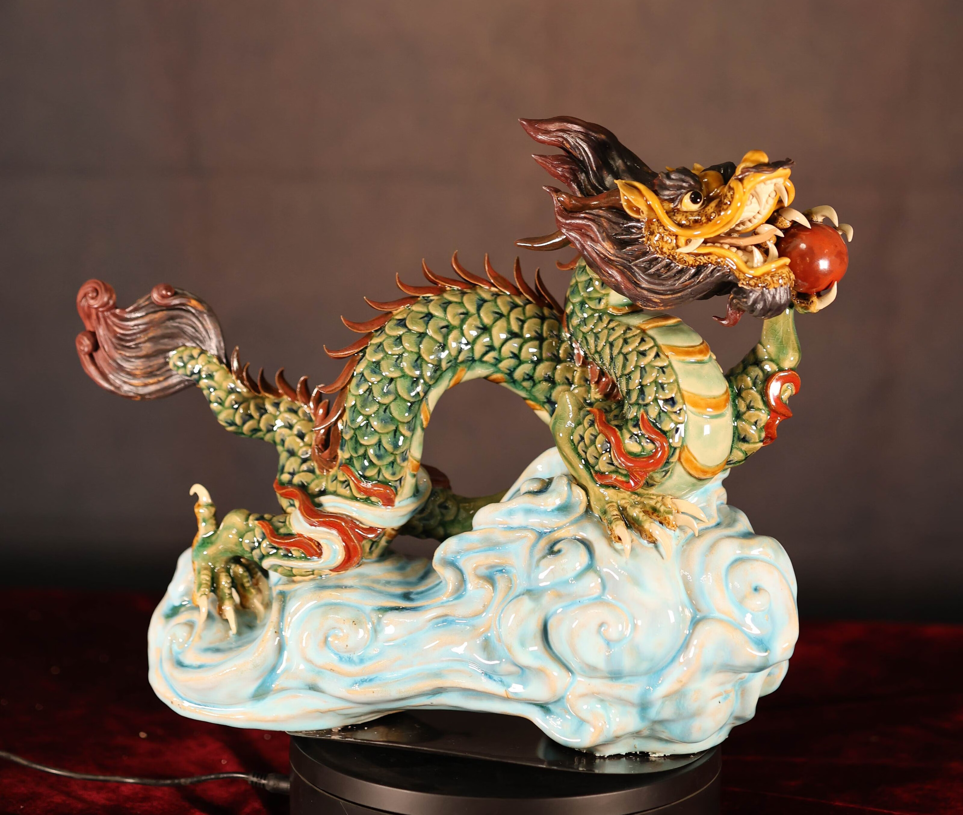 美外石湾陶塑冯志伟龙年陶瓷作品神龙献瑞石湾特色陶塑工艺礼品摆饰