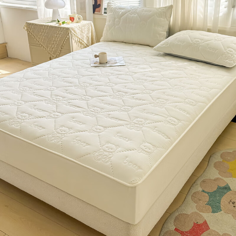 雅鹿加厚夹棉床笠防尘绗缝床罩三件套隔脏床盖床垫保护套床上用品 小熊夹棉床笠-奶昔白【蓬松柔软 四季通用】 150*200cm单床笠