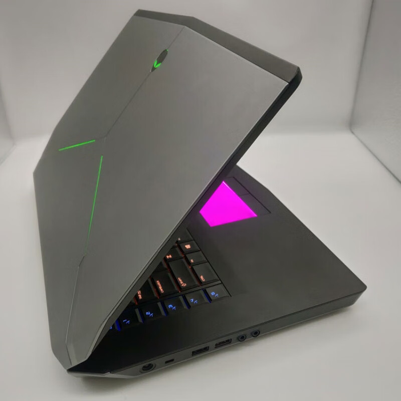 外星人（Alienware）外星人Alienware15M156寸电竞游戏本 Alienware15_i7-4710HQ_R9_ 8GB_512G固态硬碟_标准套餐