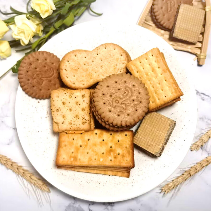 马奇新新 马来西亚进口马奇新新燕麦饼干多口味组合休闲零食代餐下午茶点 欢密斯礼罐700g