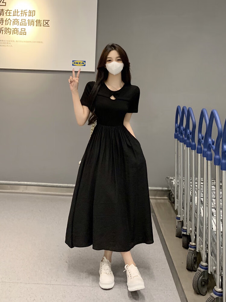 观睿梨形身材穿搭小黑裙女大码胖mm显瘦夏季设计感扭结镂空短袖连衣裙