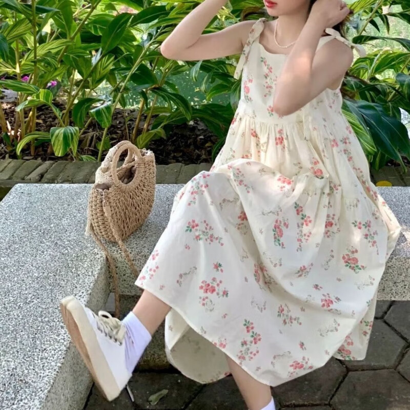 spraying碎花连衣裙甜美初恋度假风碎花吊带连衣裙女学生春夏季宽松