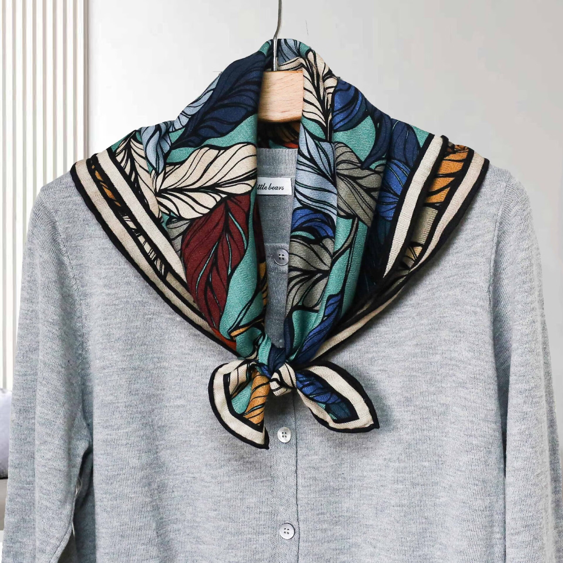 BGUG【秋冬爆款】2025秋冬澳毛女士围巾丝巾生日圣诞节礼物送女生老婆 彩色树叶围巾【礼盒精装】