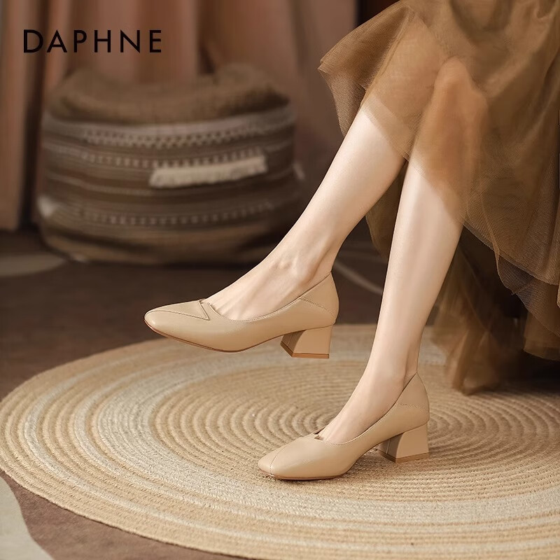 达芙妮单鞋女2026春夏新款素面通勤女鞋面试上班皮鞋粗跟百搭高跟鞋ZJ 裸色【跟高4cm】 38