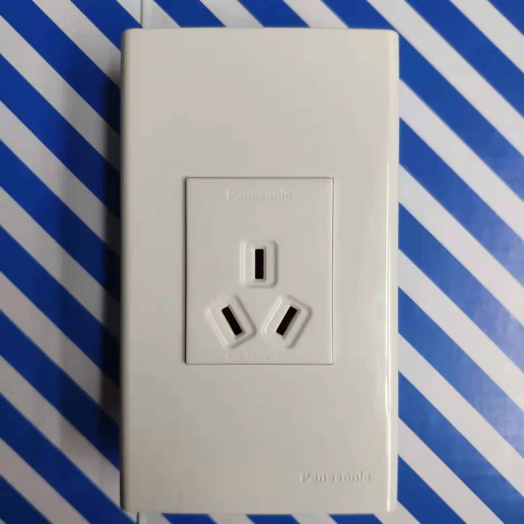 松下开关插座面板宏彩系列象牙白120型单连一位普通三眼10a插座