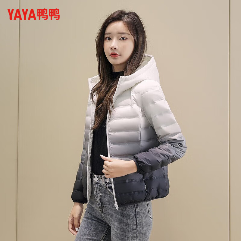 鸭鸭（YAYA）2025冬季新品轻薄羽绒服女短款连帽时尚韩版潮流渐变情侣款外套女 渐变黑色 S
