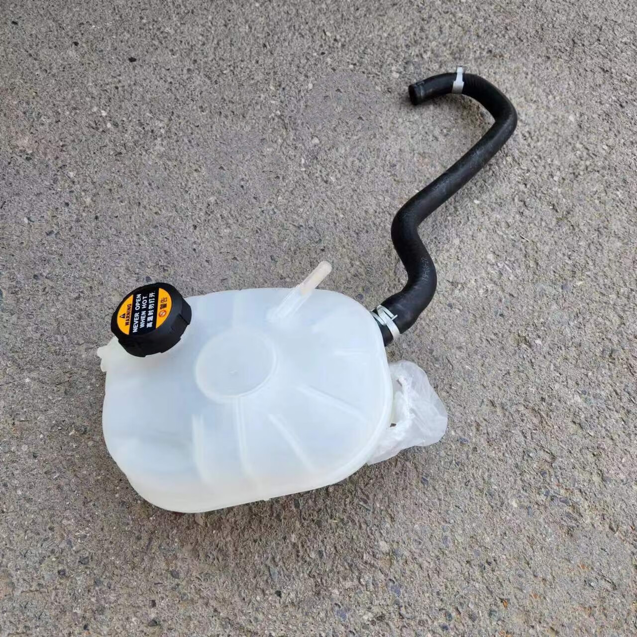 旅兰达适配现代菲斯塔领动原厂副水壶防冻液冷却液水壶水箱补水壶小