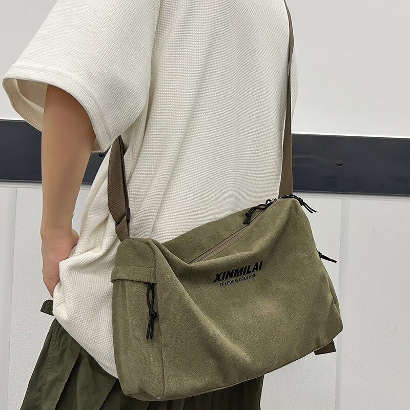 布兰奴（BULANNU）复古布斜挎包男款潮牌日系通勤包男韩系学生单肩包女运动健身包 绿色