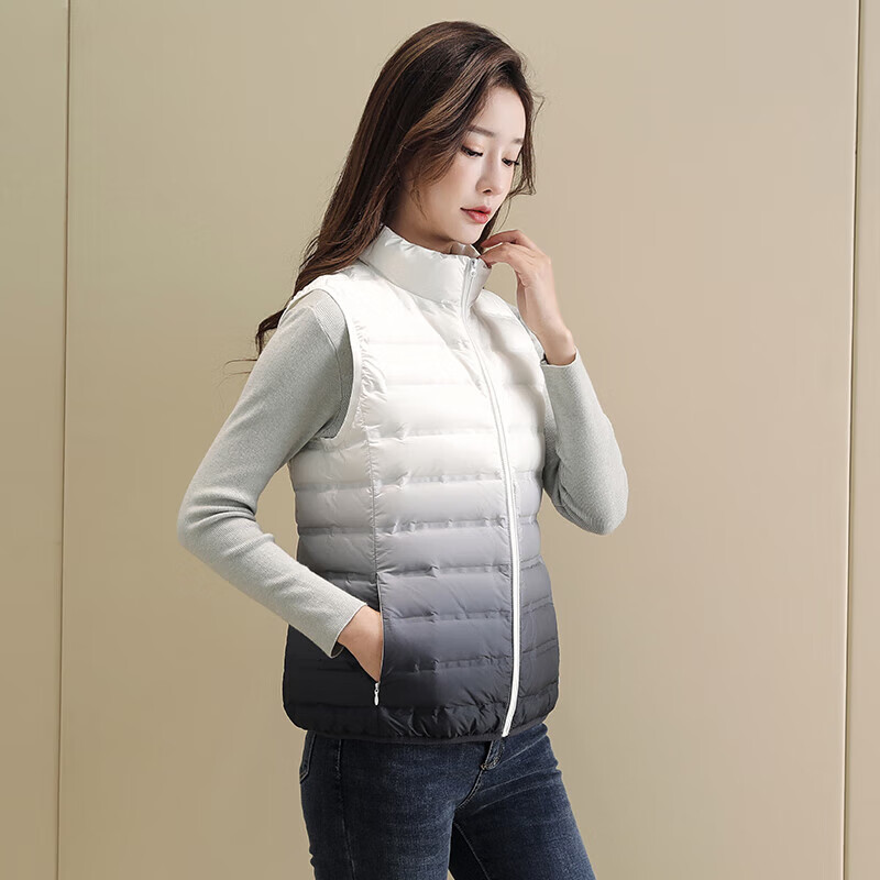 鸭鸭（YAYA）轻薄款羽绒服女秋冬新款马甲渐变立领宽松直筒内搭鸭绒背心外穿 渐变蓝色 M 【120斤以内】