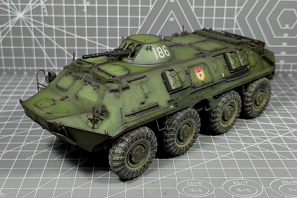 初灿btr-80 60 俄罗斯 1/35 轮式装甲车 模型成品 馨铸模 军模代工