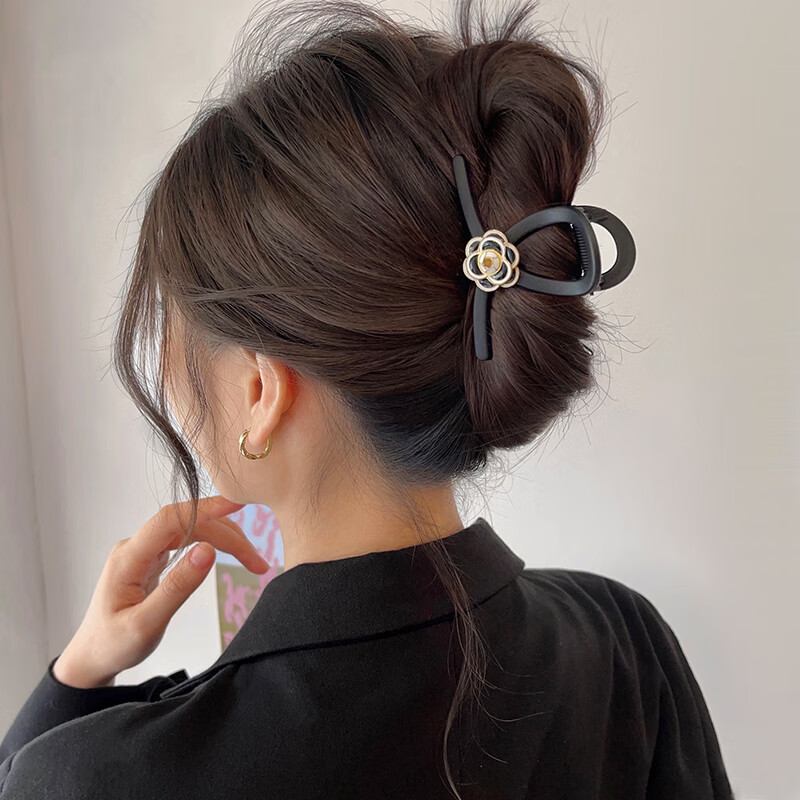 山茶花抓夹女2026新款后脑勺中号发量少鲨鱼夹高级感气质黑色头饰 粉色山茶花抓夹长约8CM