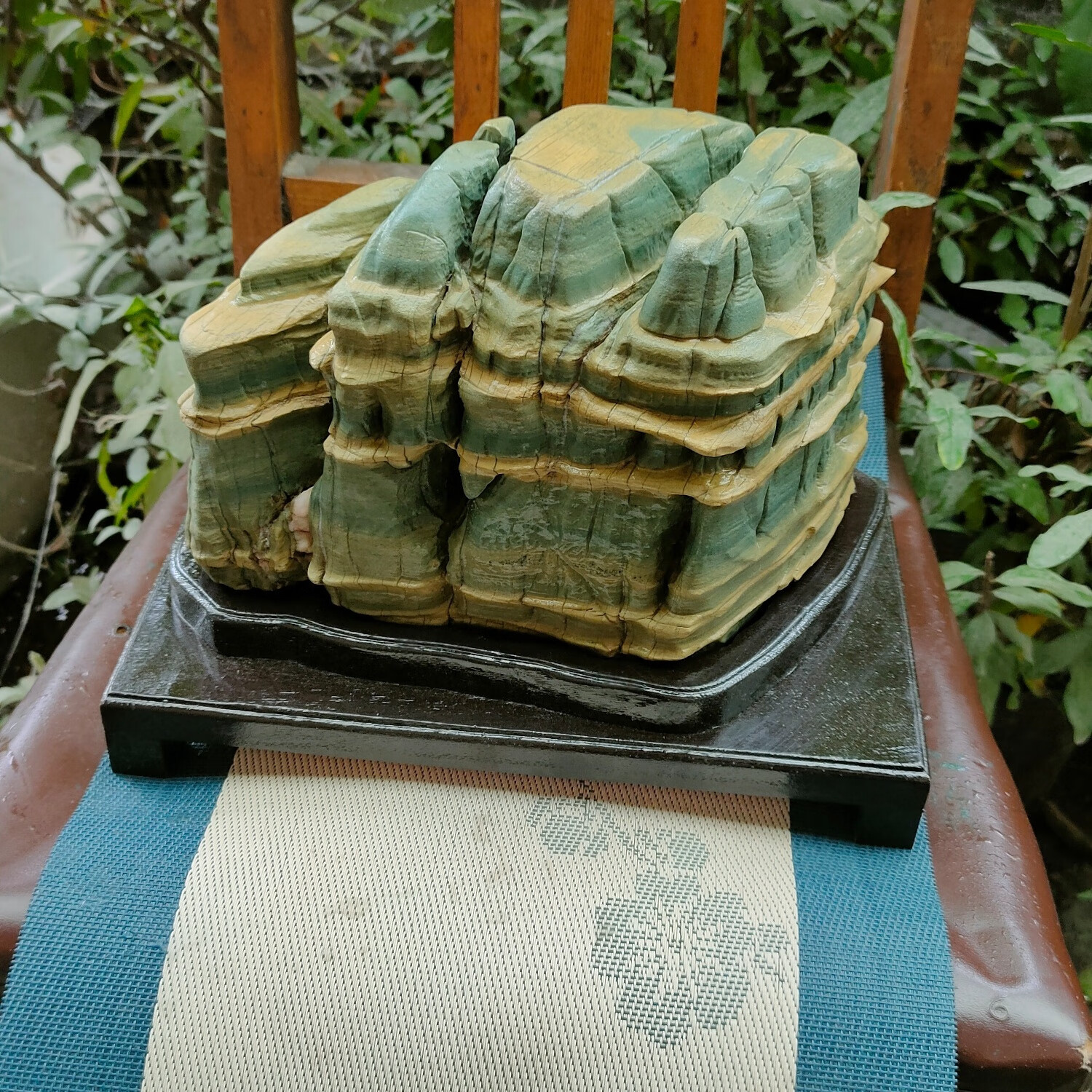 松花石长白山松花石 天然奇石观赏石摆件 家居 书房 绿袍金带大山