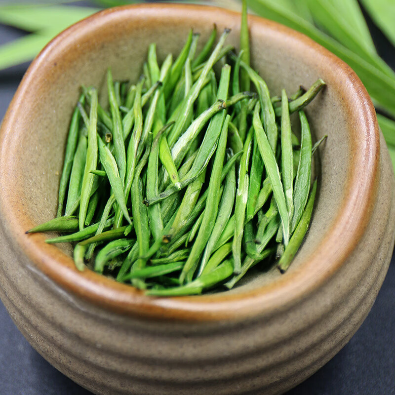 岩亥2024新茶峨眉山云雾绿茶特级单芽雨前高山嫩芽竹叶茶青针雀舌 250