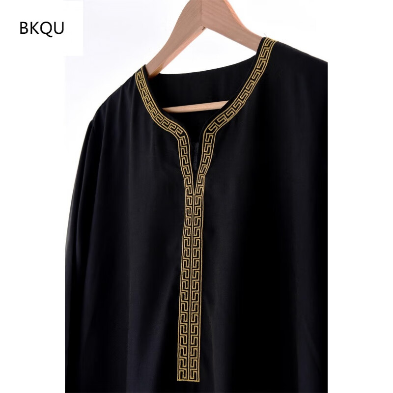 bkqu新沙特阿拉伯男士刺绣长袍迪拜王室绣花长衫男袍宽松大码v领袍子