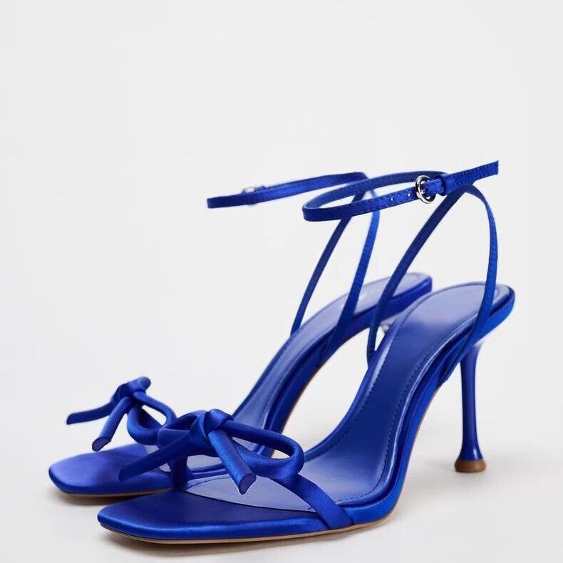 路铂雅网红主播新款蓝色蝴蝶结饰气质时尚高跟鞋一字带高跟凉鞋 蓝色