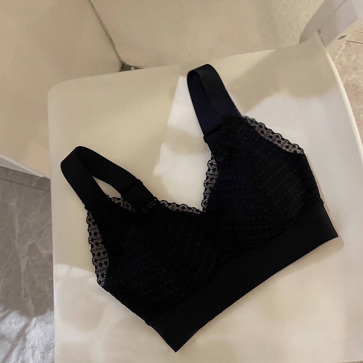 洁丽雅春秋抹胸内衣胸罩女蕾丝防走光无钢圈聚拢收副乳乳胶文胸透气上托 黑色 M【34/75A-B-C】