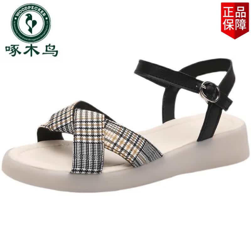 啄木鸟品牌夏季真皮平底凉鞋女2026新款软底防滑坡跟休闲一字扣软底鞋 米白色 37