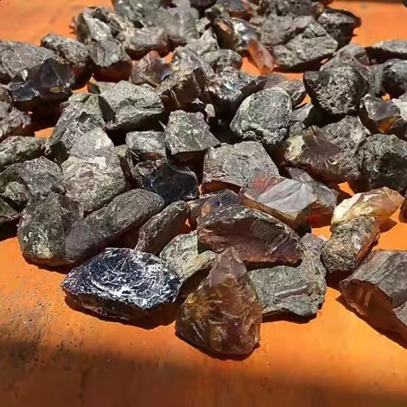 幸旺天然缅甸琥珀原石:金珀原石:摆件可以打磨做吊坠天然缅甸琥珀原矿