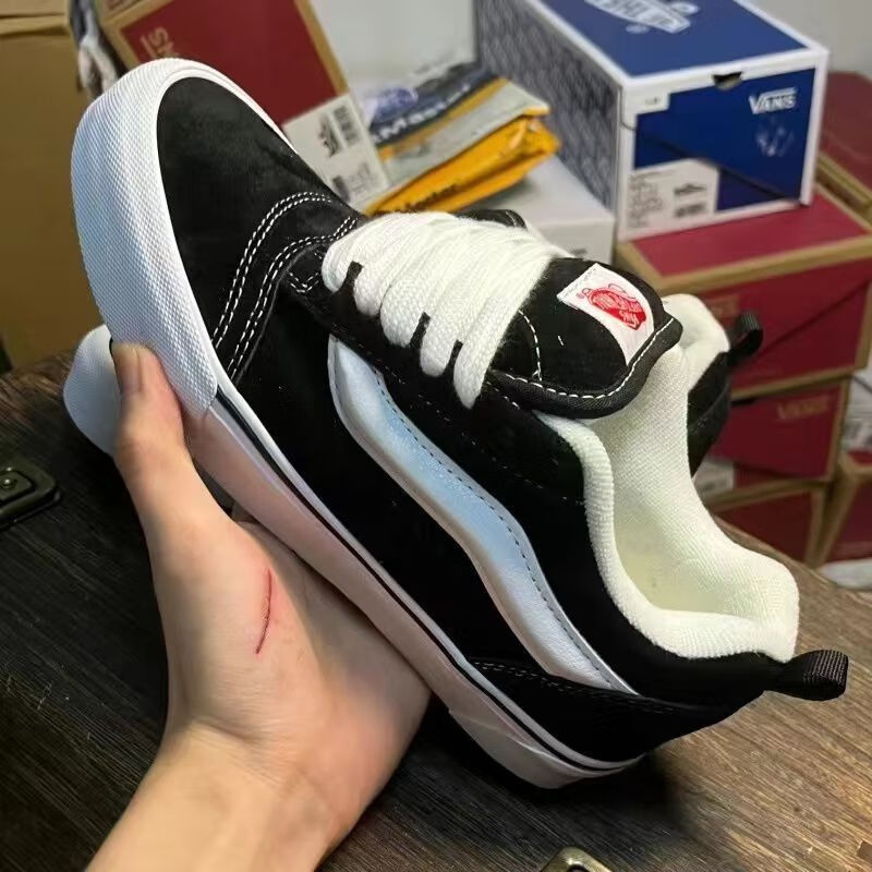 万斯（VANS）范斯男女鞋Knu Skool火龙果厚底鞋 美式复古低帮滑板鞋休闲鞋 Knu Skool - 经典黑白 42.5