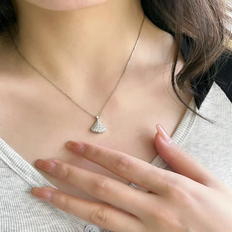 轩玖18k彩金镶钻项链女扇形18K金小扇子玫瑰金满钻吊坠小裙 弹簧项链玫瑰金无钻