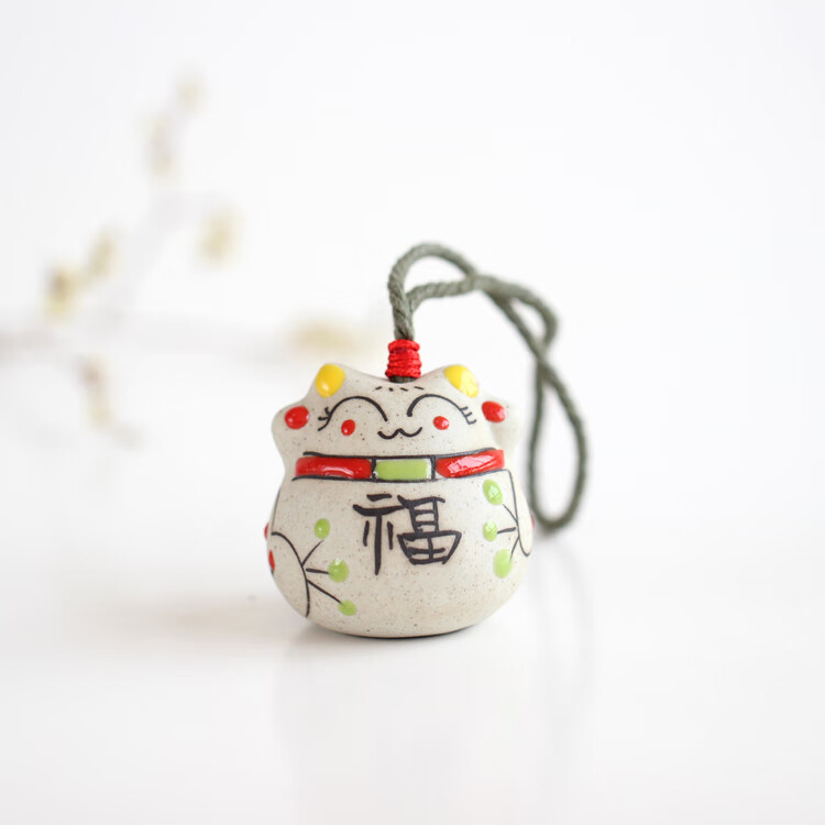 山头林村电脑摆件小饰品招财猫福可爱手绘陶泥多彩铜铃铛包挂车挂情侣