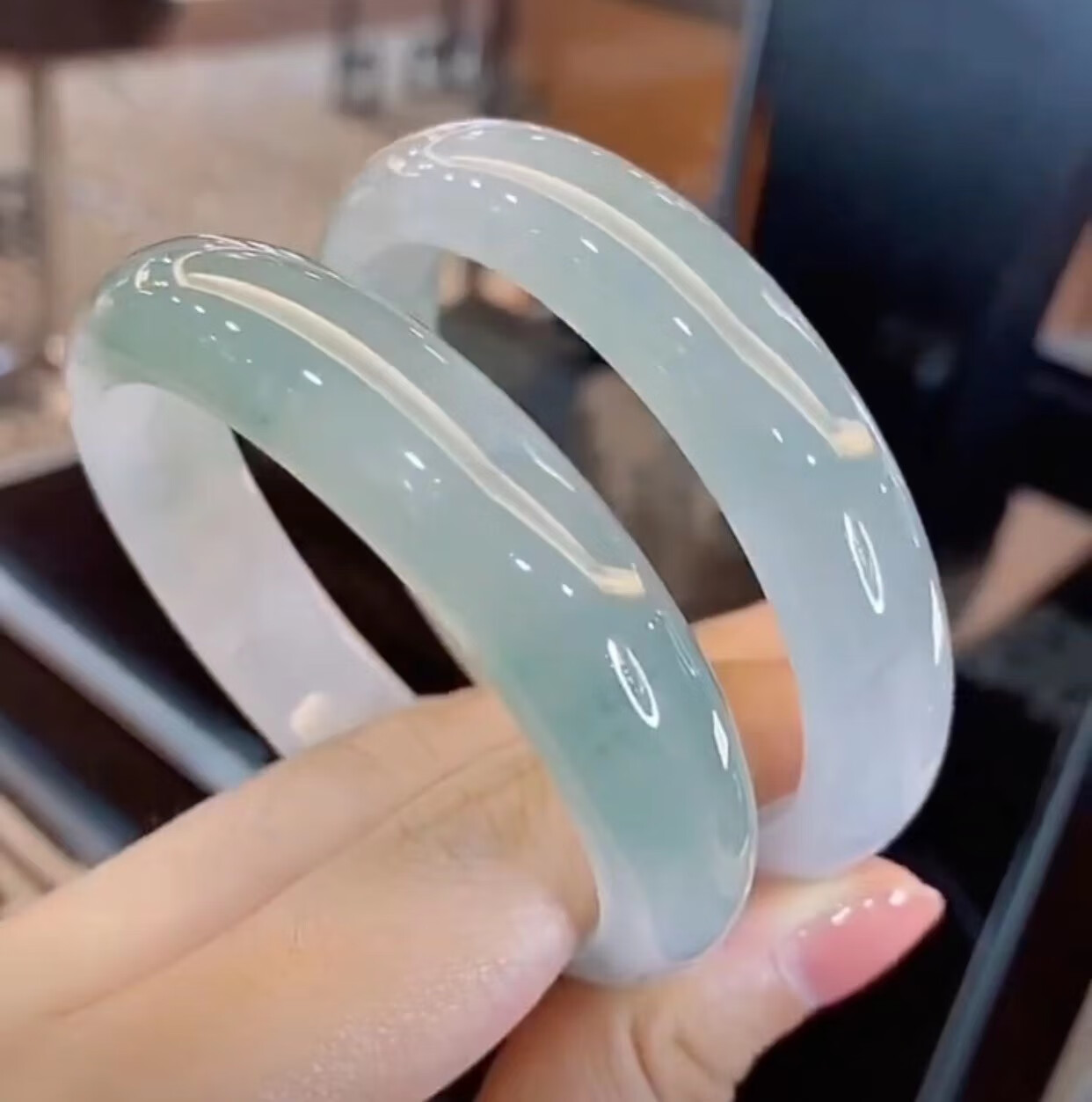 颖誉冰种飘花翡翠手镯油青玉镯女细条阳绿贵妃玉手镯半山半水手镯年轻