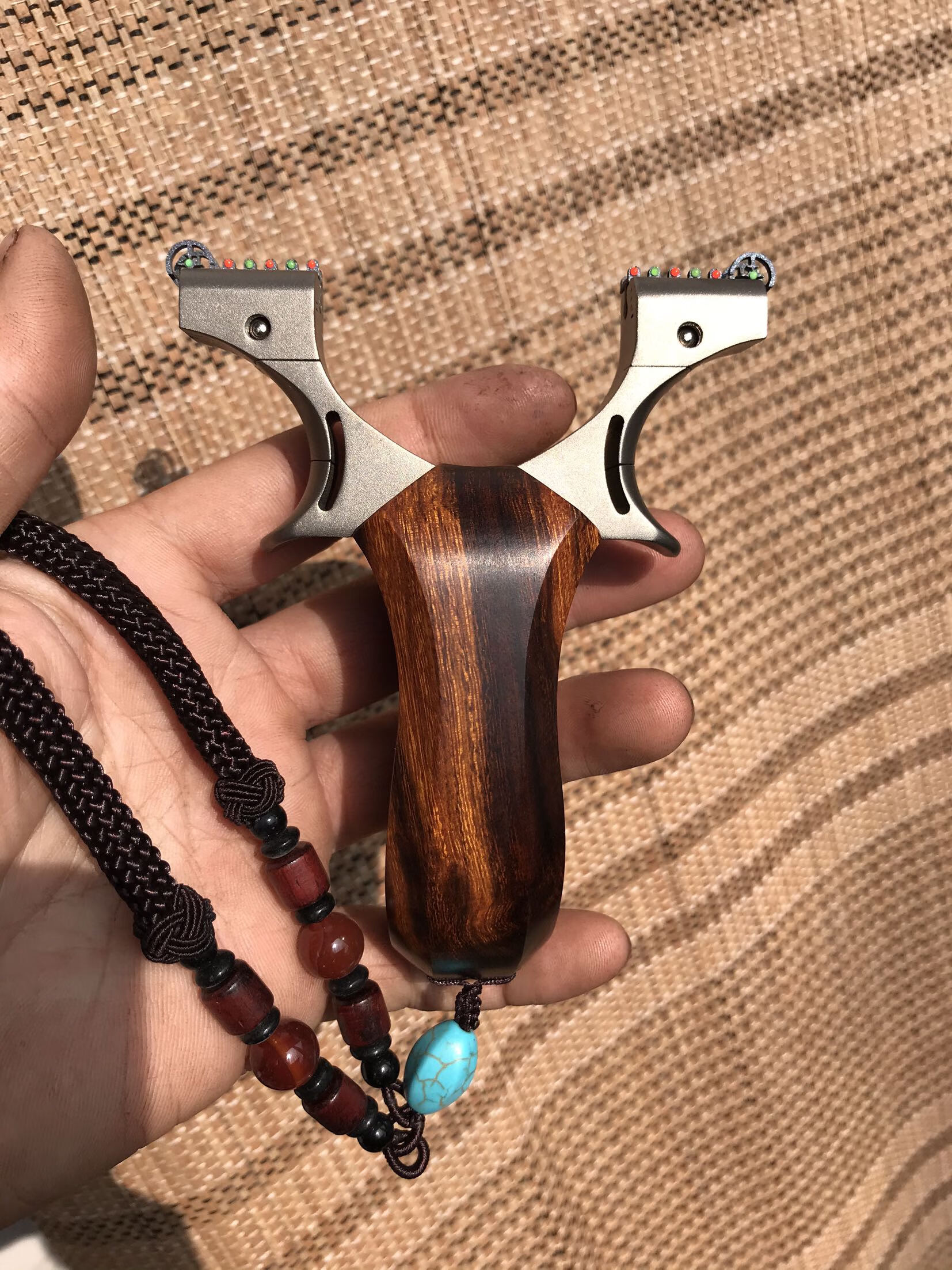 mdng钛合金弹弓扁皮快压免绑口袋户外竞技手工 美国沙漠铁手柄钛合金