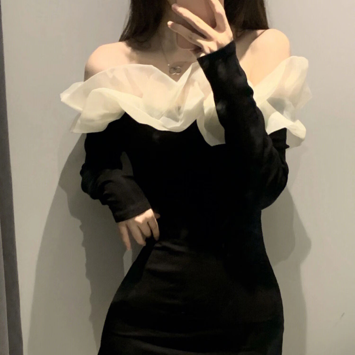 tnwkjlc一字肩锁骨连衣裙纯色法式荷叶边一字肩连衣裙女2024年春夏