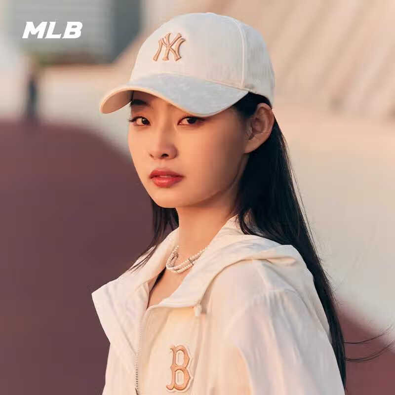 MLB官方 男女同款棒球帽韩系时尚百搭暗纹老花硬顶帽CPM01 纽约洋基队/奶油色 均码