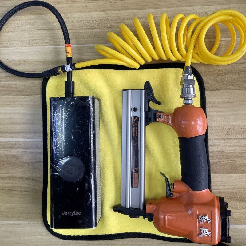杰瑞泰（JERRYTEC）车载充气泵汽车打气泵木工气泵气钉枪预设胎压自动充停电动打气筒 打钉套餐-气泵+收纳袋+钉枪3米管