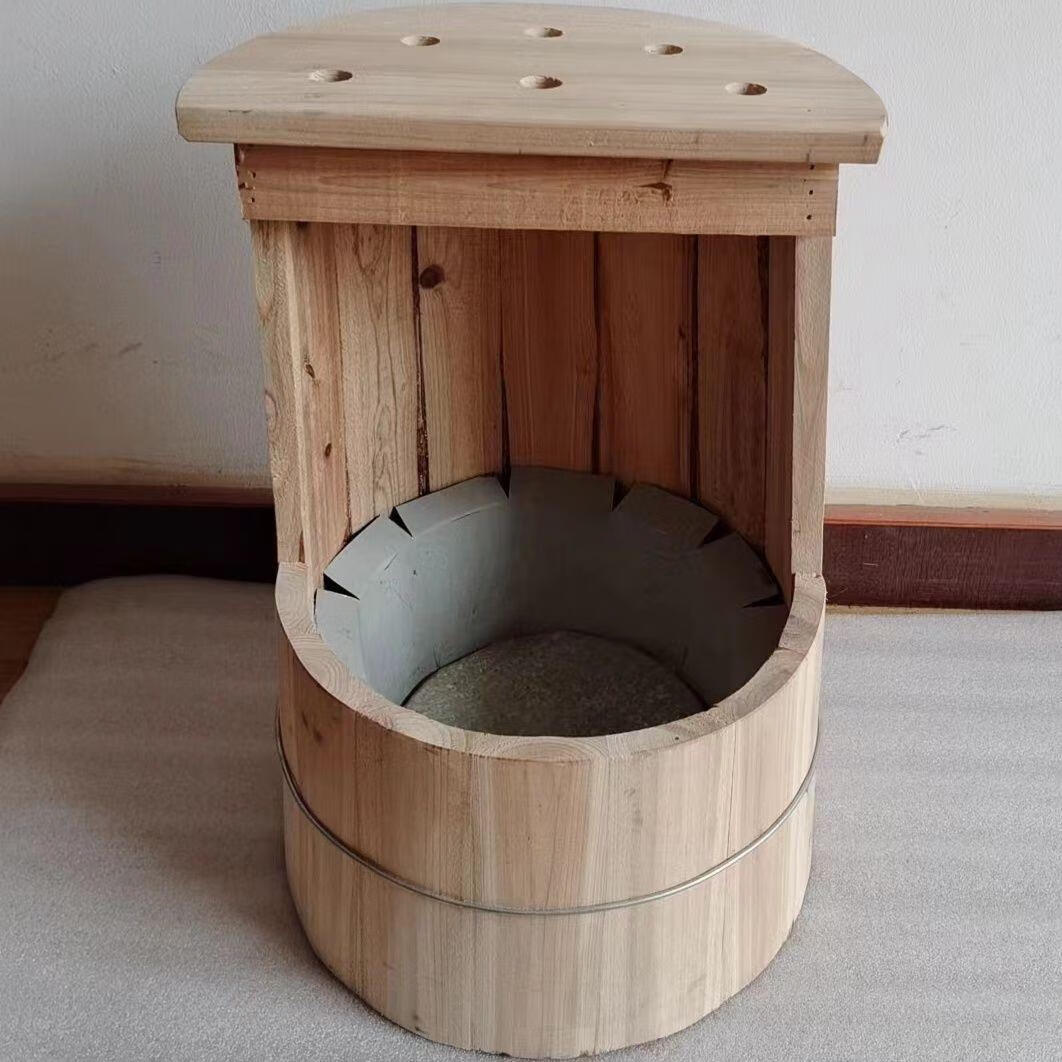 山头林村可以坐的炭火桶 老式冬季取暖实木炭火桶火桶凳子暖脚火炉