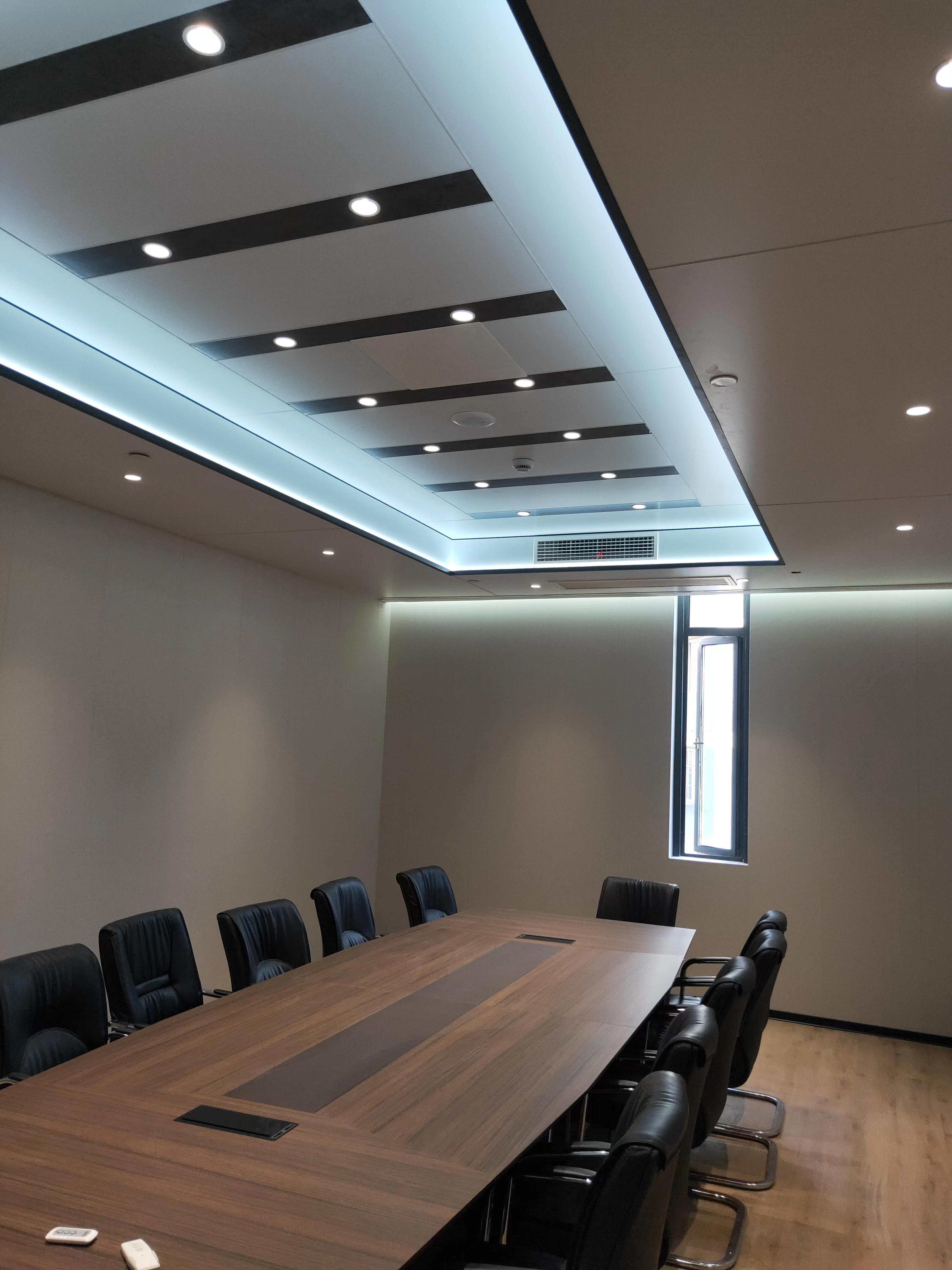 仁聚益南京石膏板隔断办公室装修轻钢龙骨矿棉板吊顶方通吊顶硅钙板