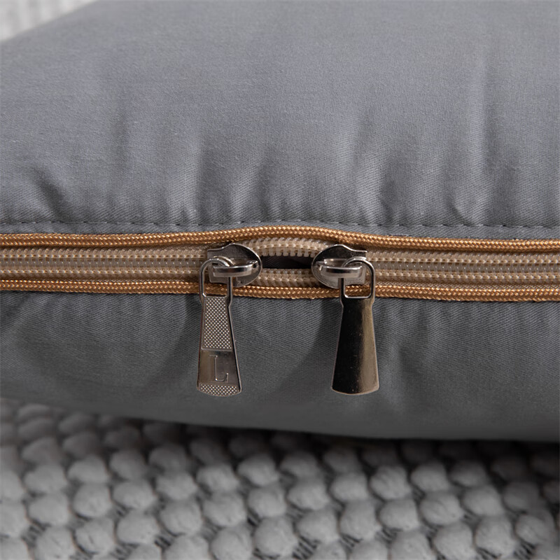 恒源祥 抱枕被子 A类空调抱枕被简约多功能宿舍午睡可水洗靠垫抱枕 时尚-浅灰【全棉抗菌】 中号42*42cm展开120*160cm