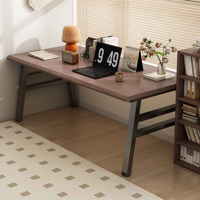 顾家家居书桌家用书房学习桌学生写字桌桌子电脑桌台式电竞桌办公桌工作台 【双横杆加固桌腿】胡桃木色1.2M