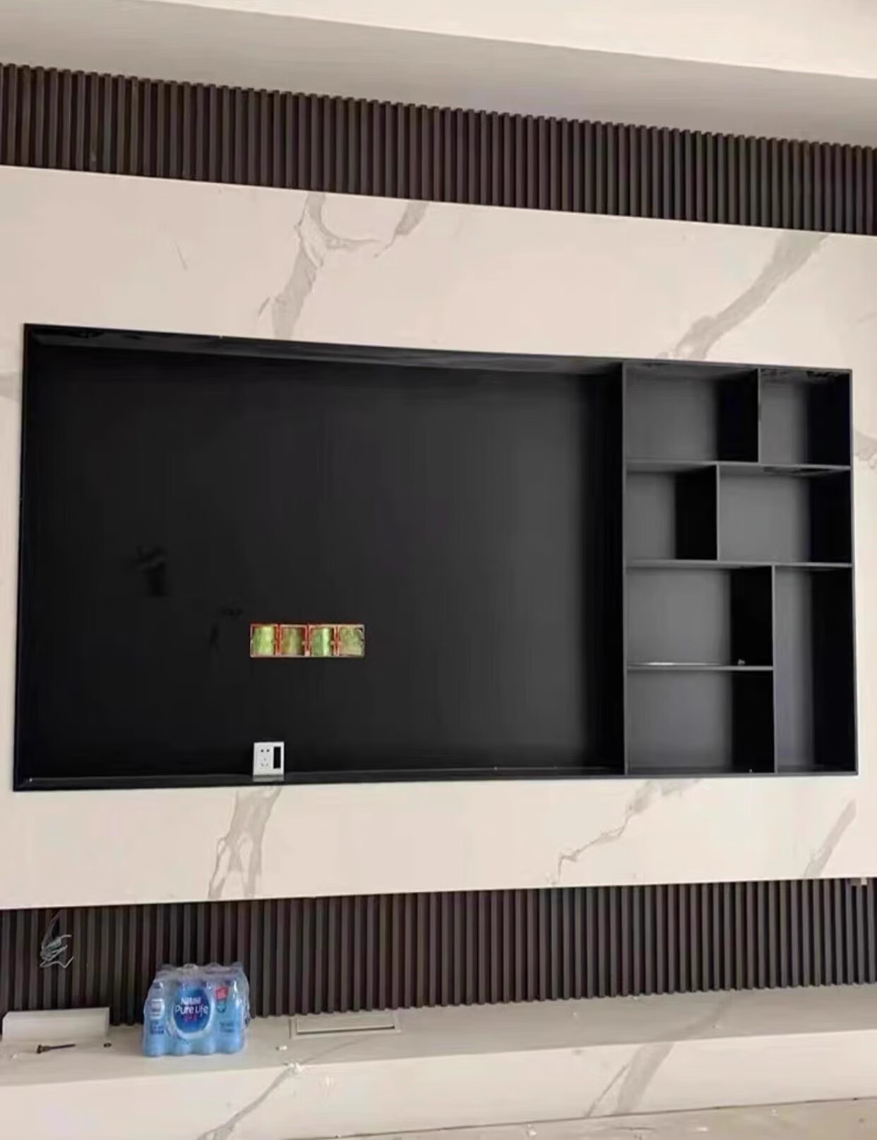 意朗森电视壁龛不锈钢嵌入式客厅电视柜装饰轻奢哑黑色电视机背景墙