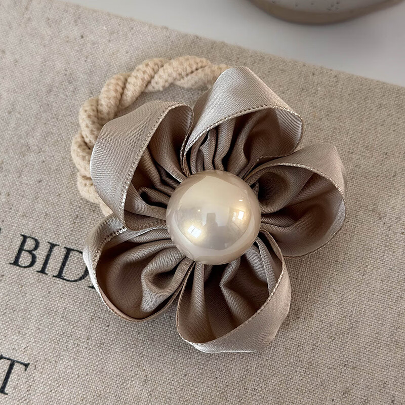 【精选】ins高级感法式山茶花发圈珍珠皮筋女扎头发绳马尾头绳发 25560A咖色花朵