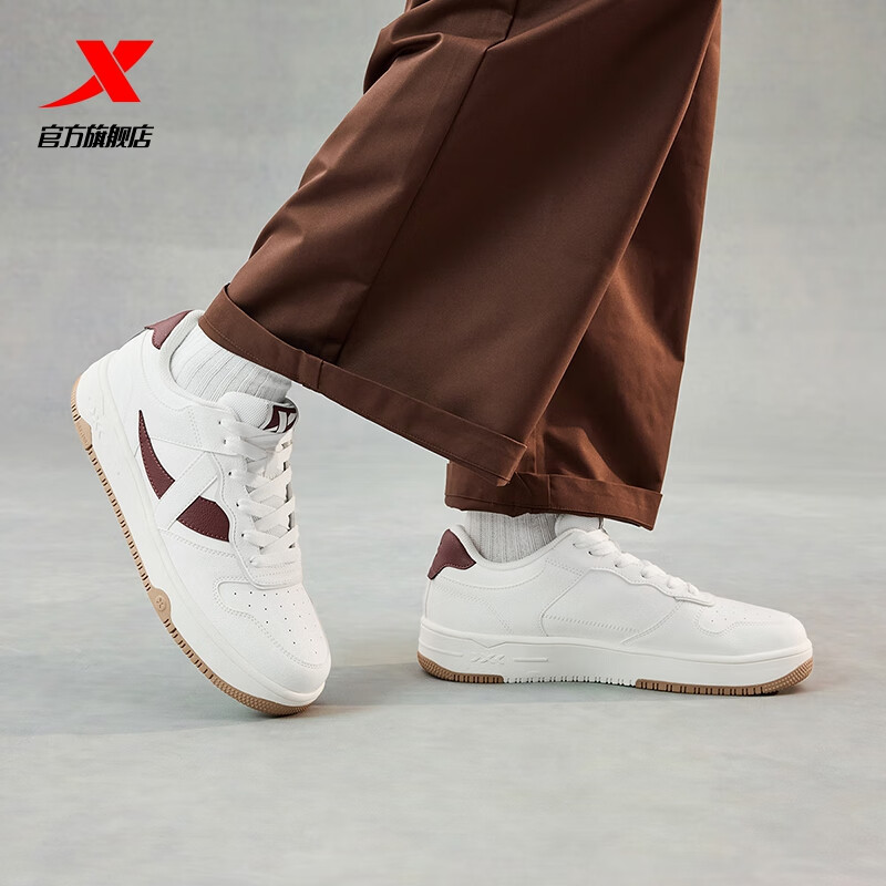 �ز� �վ�һ�� ��Ь���¿� �˶�����