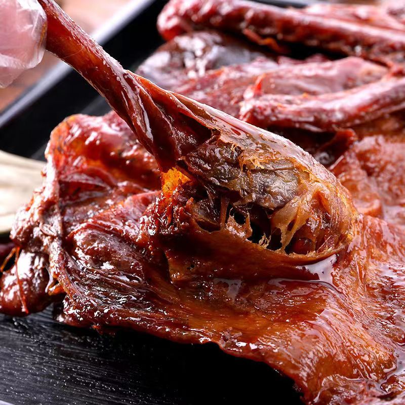章鴨子湖南特產(chǎn)常德章鴨子手撕醬板鴨300g整只裝開(kāi)袋即食鴨肉休閑零食 300g醬板鴨x1只