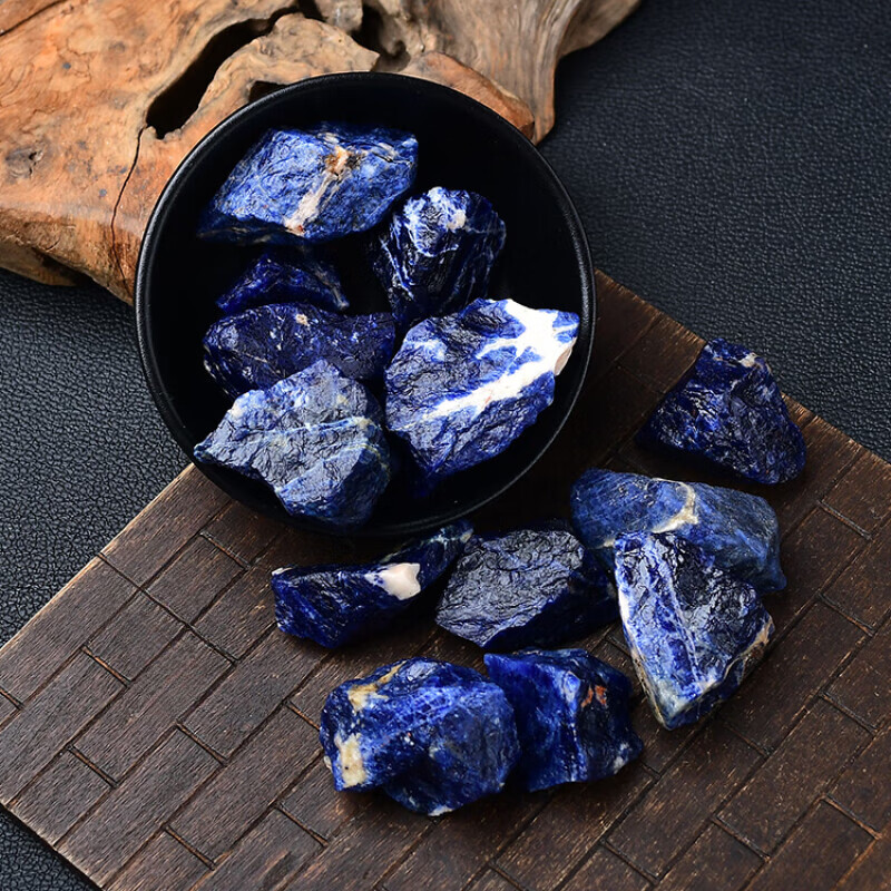 四季春天然蓝纹石原石蓝色方钠石原料矿物标本裸石雕刻料香薰扩香石