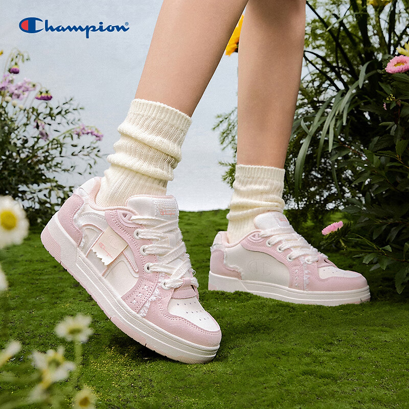 ���ڲ�����Champion�ھ�2024�＾�¿����а�Ь��Ů����ʱ�г����ٴ��Լ�˶�