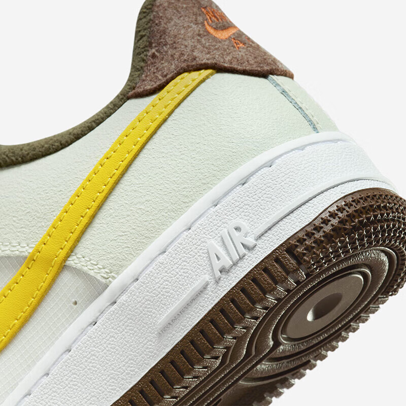 NIKE 耐克男女空军一号休闲板鞋AIR FORCE 1青少年运动滑板鞋 FV3647-171 35.5码