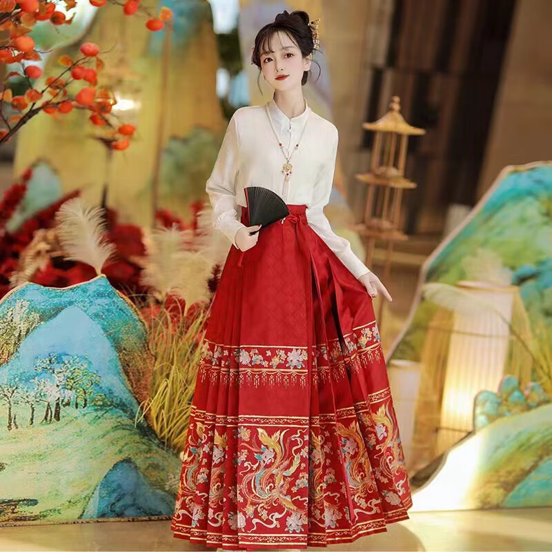 属于中国的传统文化服饰——马面裙