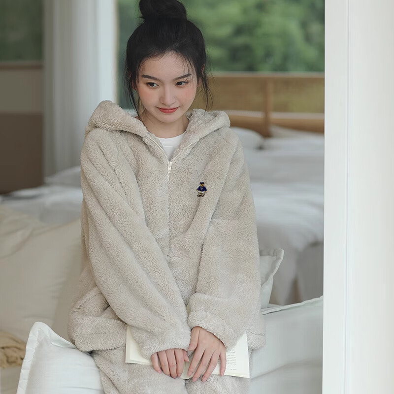 TEENIE WEENIE小熊新款翻领睡衣女款秋冬季加绒加厚保暖家居服套装 燕麦米 均码