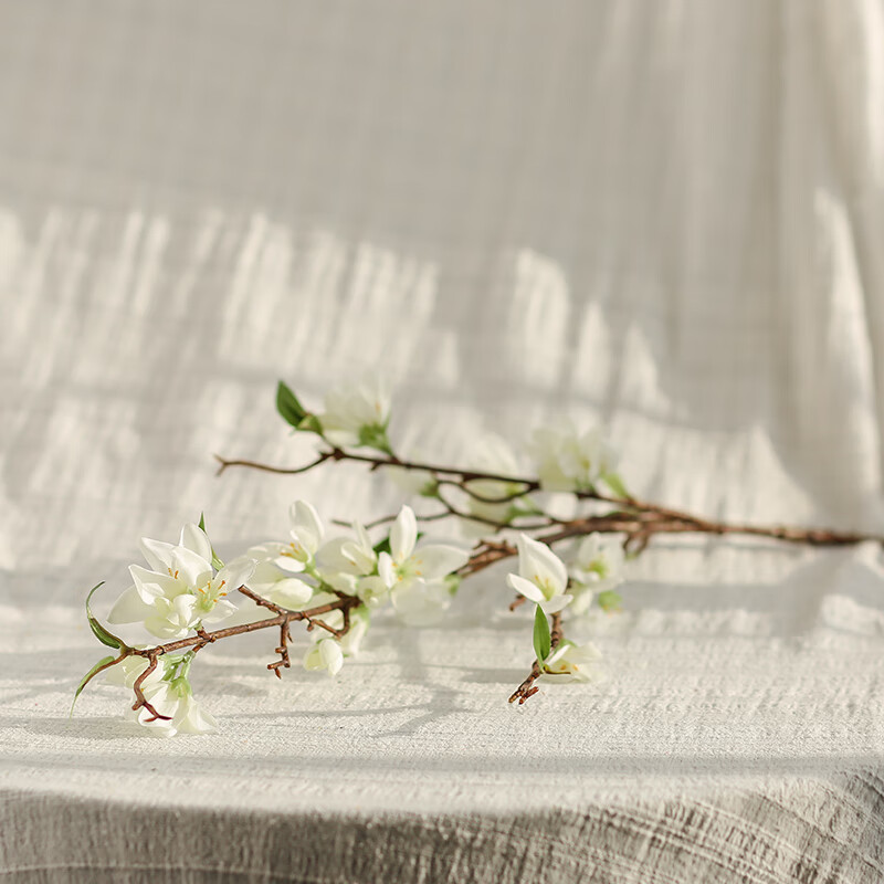 南笙仿真花束假花装家居饰品客厅餐桌摆设插花装饰品三台迎春花 白色
