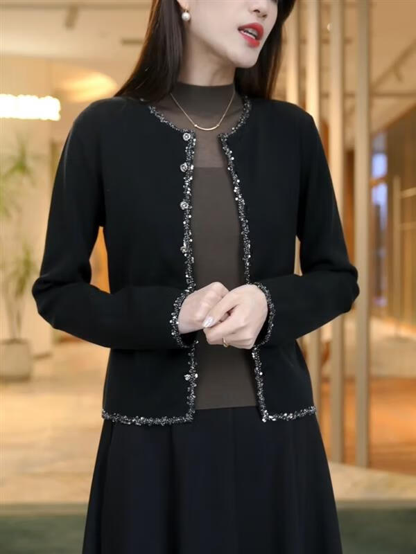 三桔（SANJU）黑色小香风减龄开衫感2024年新款洋气气质时尚重工大码女装dm 图片色 m码(90-105斤)