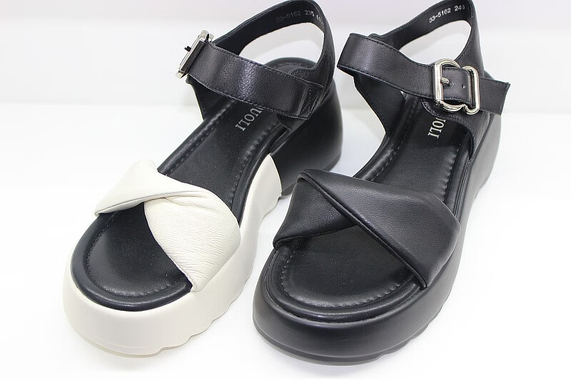 如惘迪兰朵莉新款女鞋专柜真皮牛皮厚底平底休闲时装女凉鞋3940码