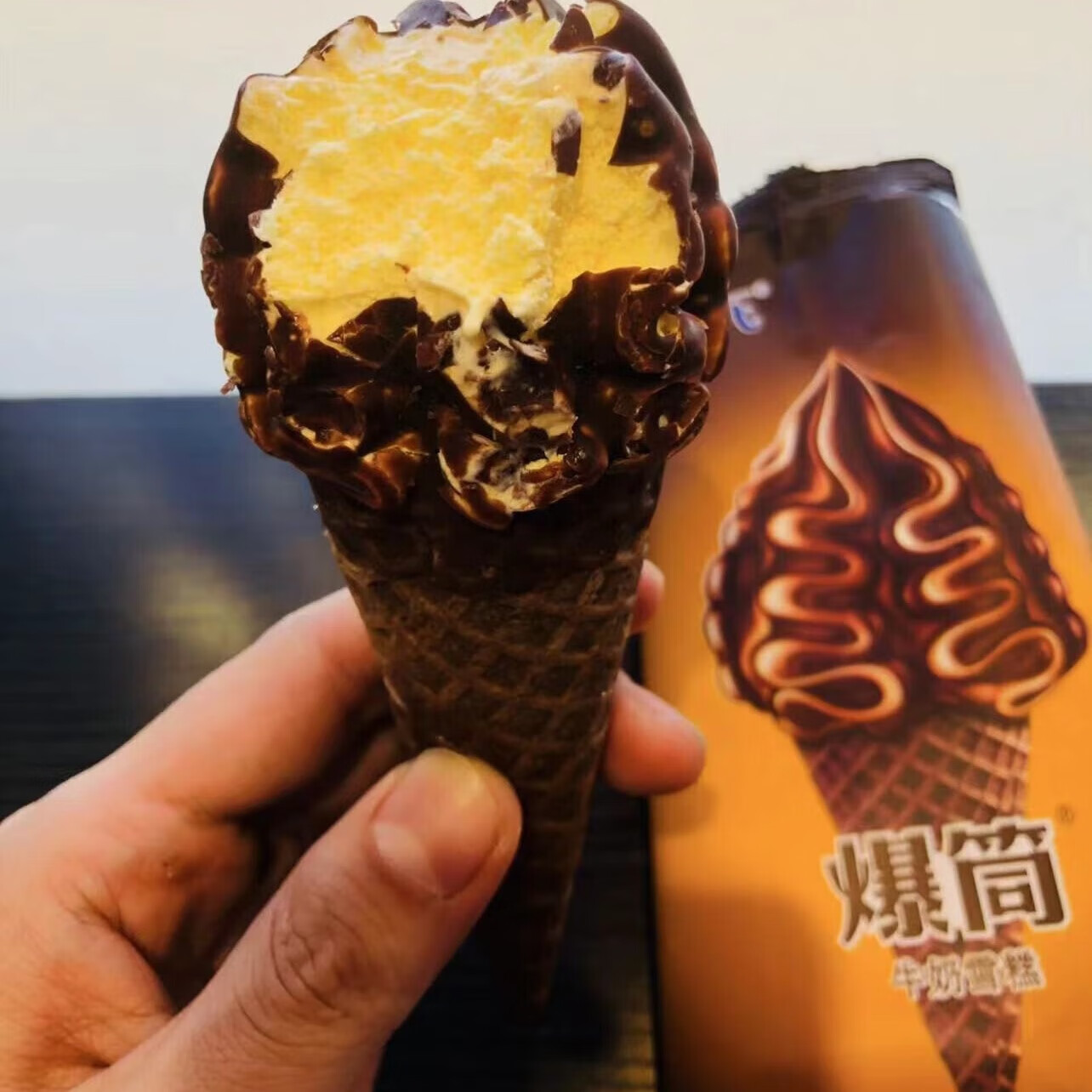德氏新品德氏爆筒冰淇淋网红雪糕纯牛奶巧克力脆皮火炬冷饮冰激凌