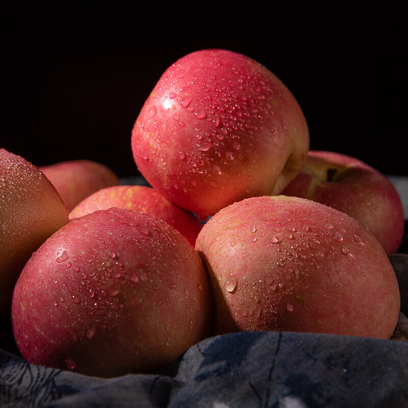 丑禾新疆冰糖心苹果大漠红富士脆甜苹果正宗冰糖心应季水果生 25年新果净重4.5斤 优选中果（150g起）