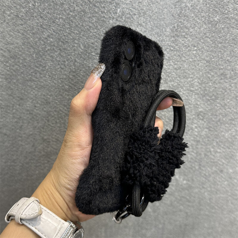 晨京 適用蘋(píng)果16手機(jī)殼純色毛絨iphone16promax秋冬暖手15pro網(wǎng)紅14小眾13少女心12毛茸茸16pro保護(hù)套 【黑色】+黑色半毛絨手繩 iPhone 16