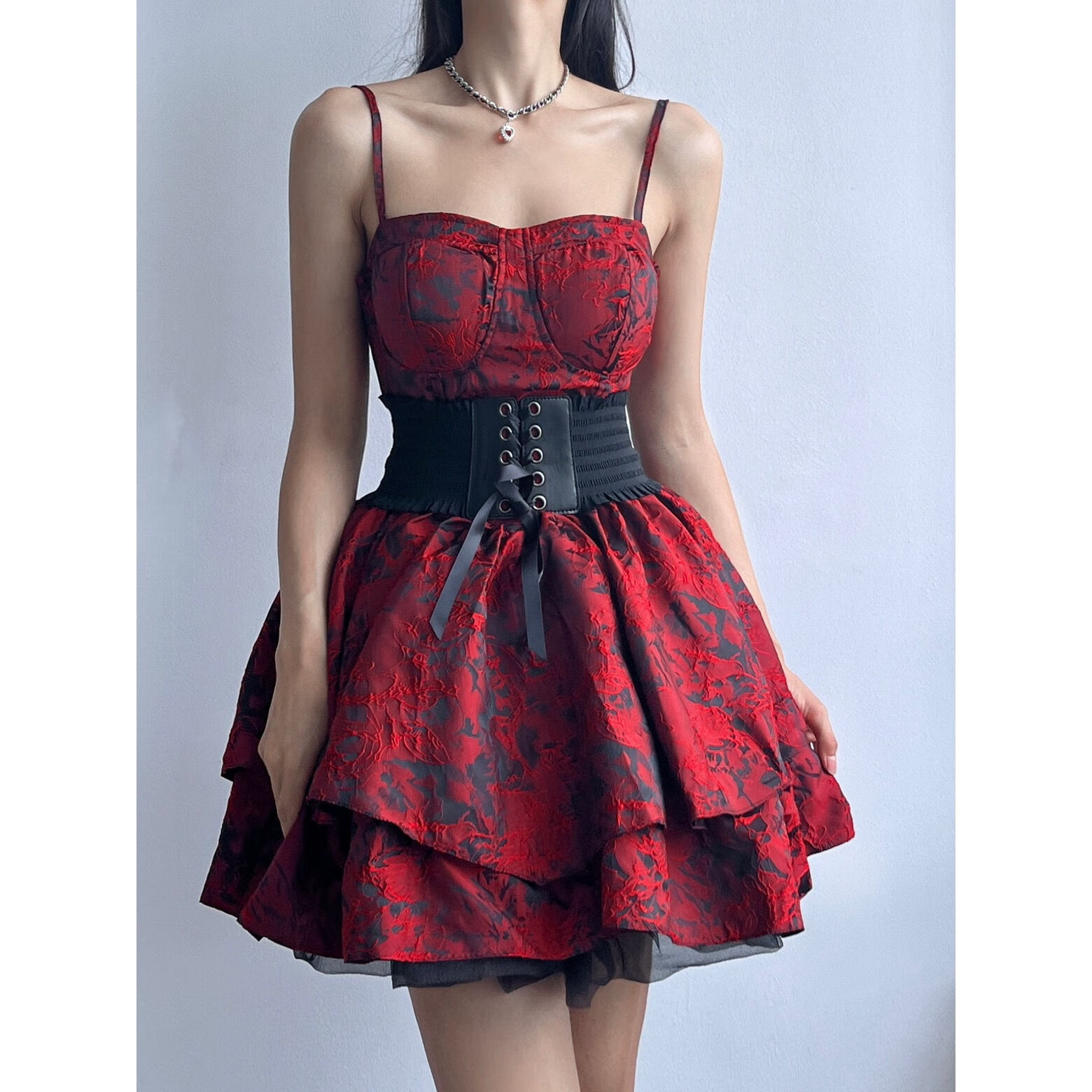 锦结思红色连衣裙礼服甜辣吊带带胸垫性感收腰显瘦芭蕾风公主蓬蓬裙